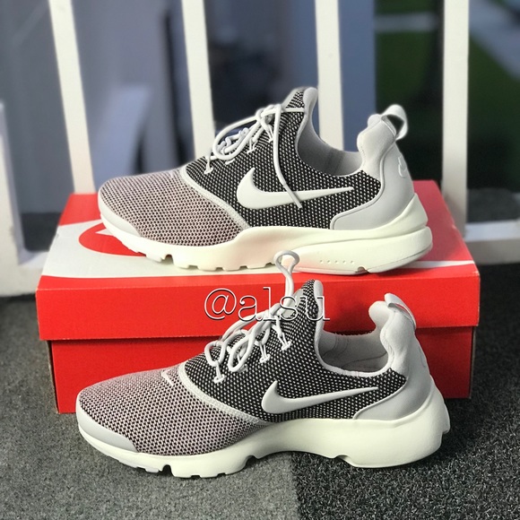NWT Nike Air Pesto Fly SE Vast Gray WMNS - Picture 7 of 8